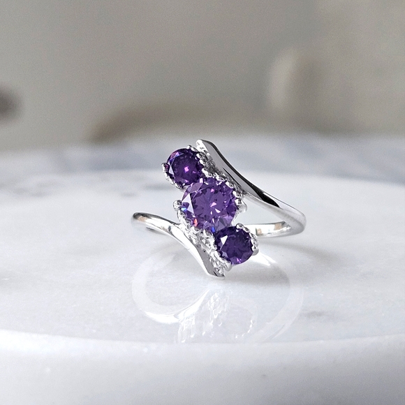 Purple Amethyst Gemstone ring, size 7, 925 Sterling Silver Charmed Aroma - Picture 4 of 5